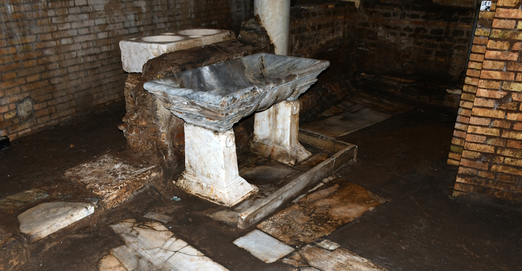 Sotterranei del Museo Barracco, resti di edificio romano-imperiale Sotterranei del Museo Barracco, resti di edificio romano-imperiale