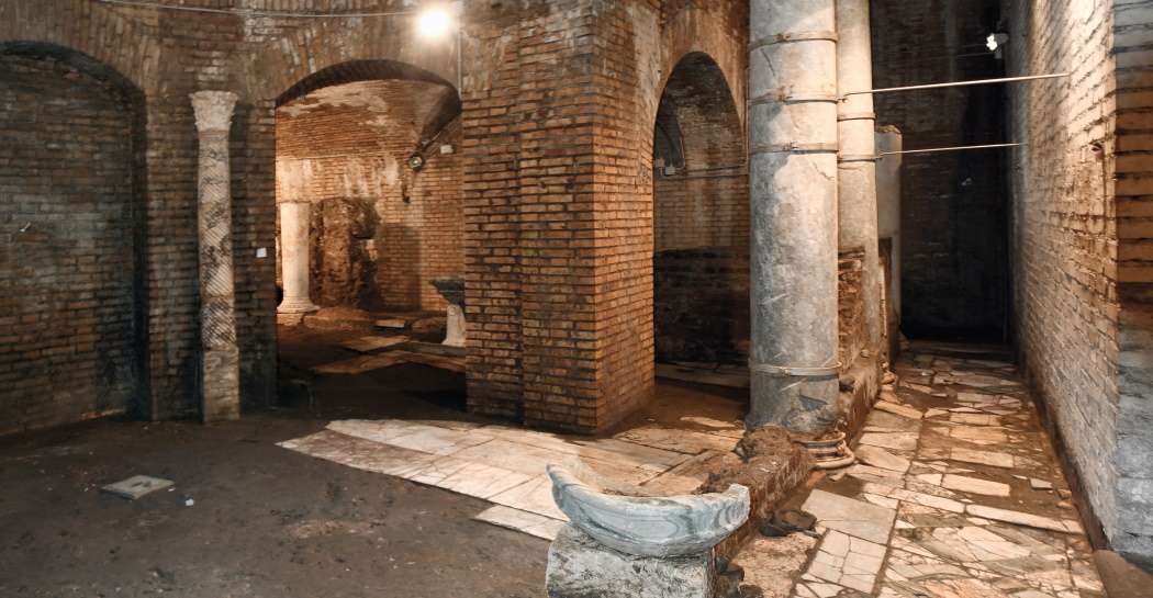 I resti archeologici romano-imperiali nei sotterranei del Museo Barracco I resti archeologici romano-imperiali nei sotterranei del Museo Barracco
