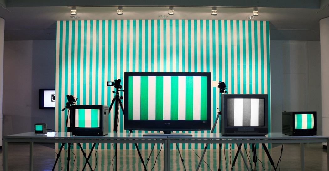 Daniel Buren, Da un riquadro all’altro, 1974 Daniel Buren, Da un riquadro all’altro, 1974