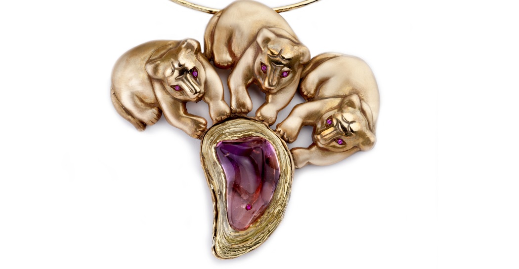 Sognando l’Africa 2000, bronzo rosa, sbalzo e cesello , bronzo giallo, rubini, ametrina modellazione a cera persa Sognando l’Africa 2000, bronzo rosa, sbalzo e cesello , bronzo giallo, rubini, ametrina modellazione a cera persa