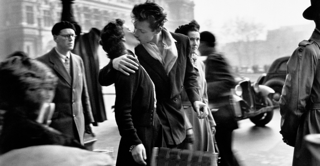Le baiser de l'hôtel de ville, Paris, Robert Doisneau, 1950 Le baiser de l'hôtel de ville, Paris, Robert Doisneau, 1950