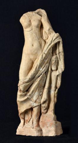 Deposito votivo di Minerva Medica, statuina femminile, terracotta, IV-II secolo a.C., Musei Capitolini, Antiquarium Deposito votivo di Minerva Medica, statuina femminile, terracotta, IV-II secolo a.C., Musei Capitolini, Antiquarium