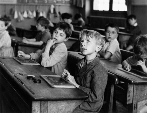 Robert Doisneau, L’Information scolaire, Paris 1956, © Robert Doisneau Robert Doisneau, L’Information scolaire, Paris 1956, © Robert Doisneau