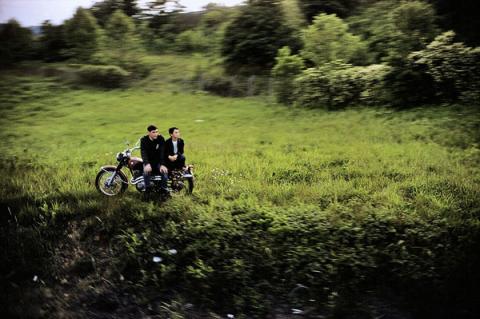 8. Paul Fusco: Il “Funeral Train” di RFK. USA, giugno 1968. © Paul Fusco/Magnum Photos/Contrasto