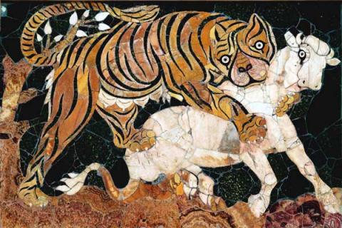 Pannello in opus sectile con tigre che assale un vitello Pannello in opus sectile con tigre che assale un vitello